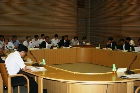 画像：社会文教常任委員会の様子